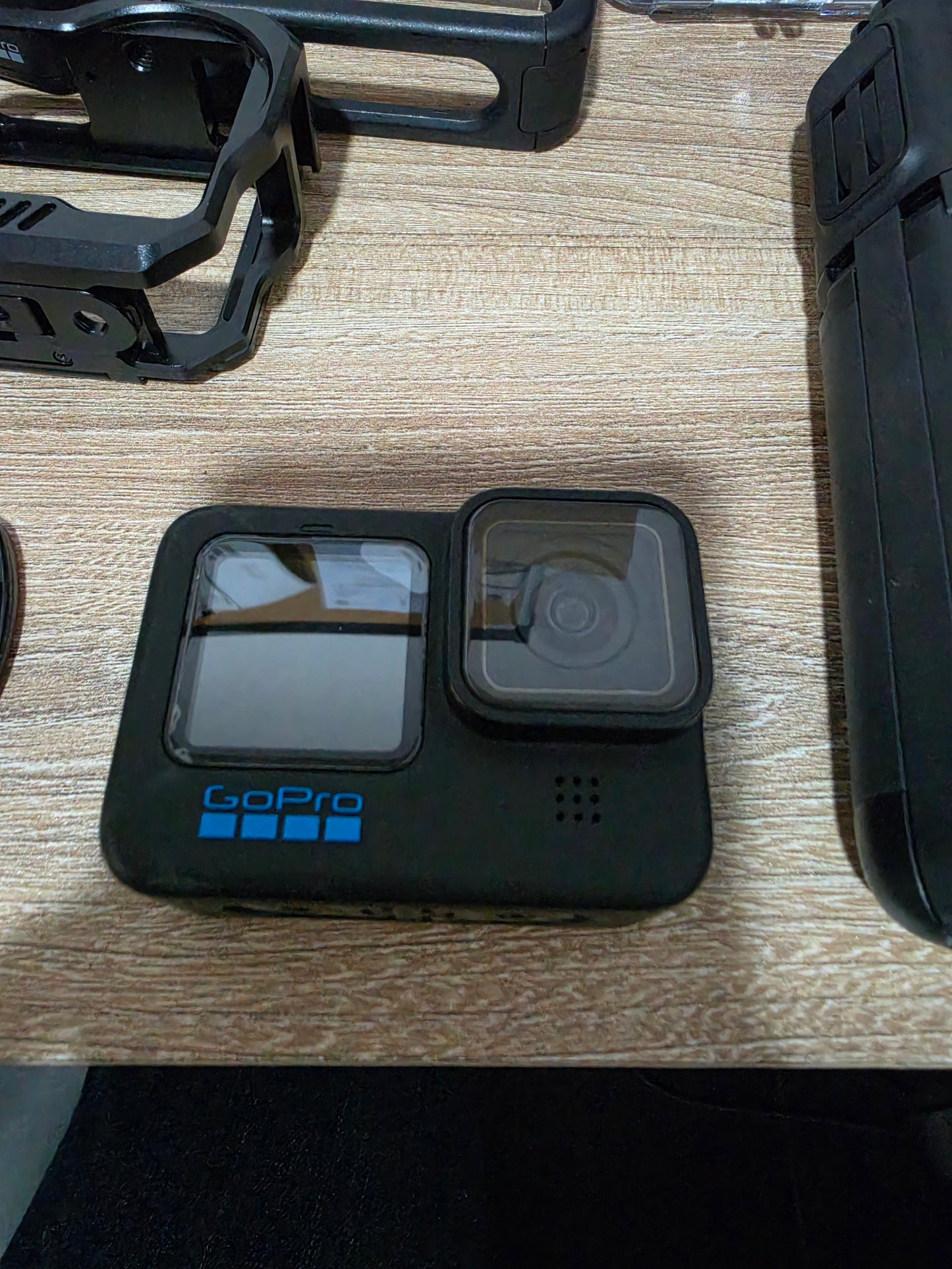 GoPro Hero 11 Black Creator Edition con 3 Baterías y Memoria 128 GB - Usado