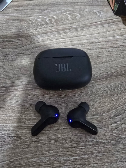 Audífonos Bluetooth JBL Vibe Beam Color negro (Caja abierta)