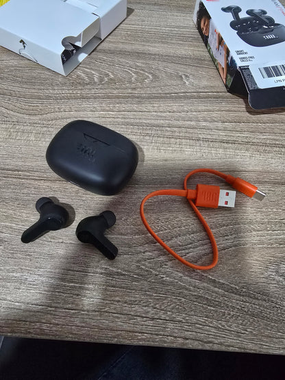 Audífonos Bluetooth JBL Vibe Beam Color negro (Caja abierta)