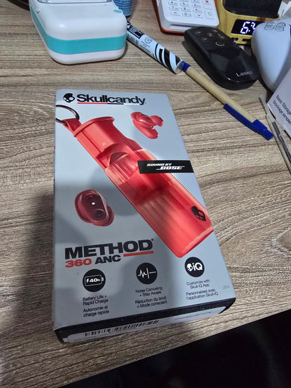Audífonos Inalámbricos Skullcandy Method 360 ANC – Rojo Caja Abierta