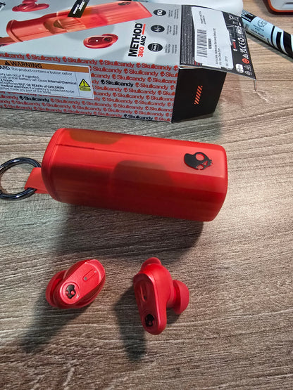 Audífonos Inalámbricos Skullcandy Method 360 ANC – Rojo Caja Abierta