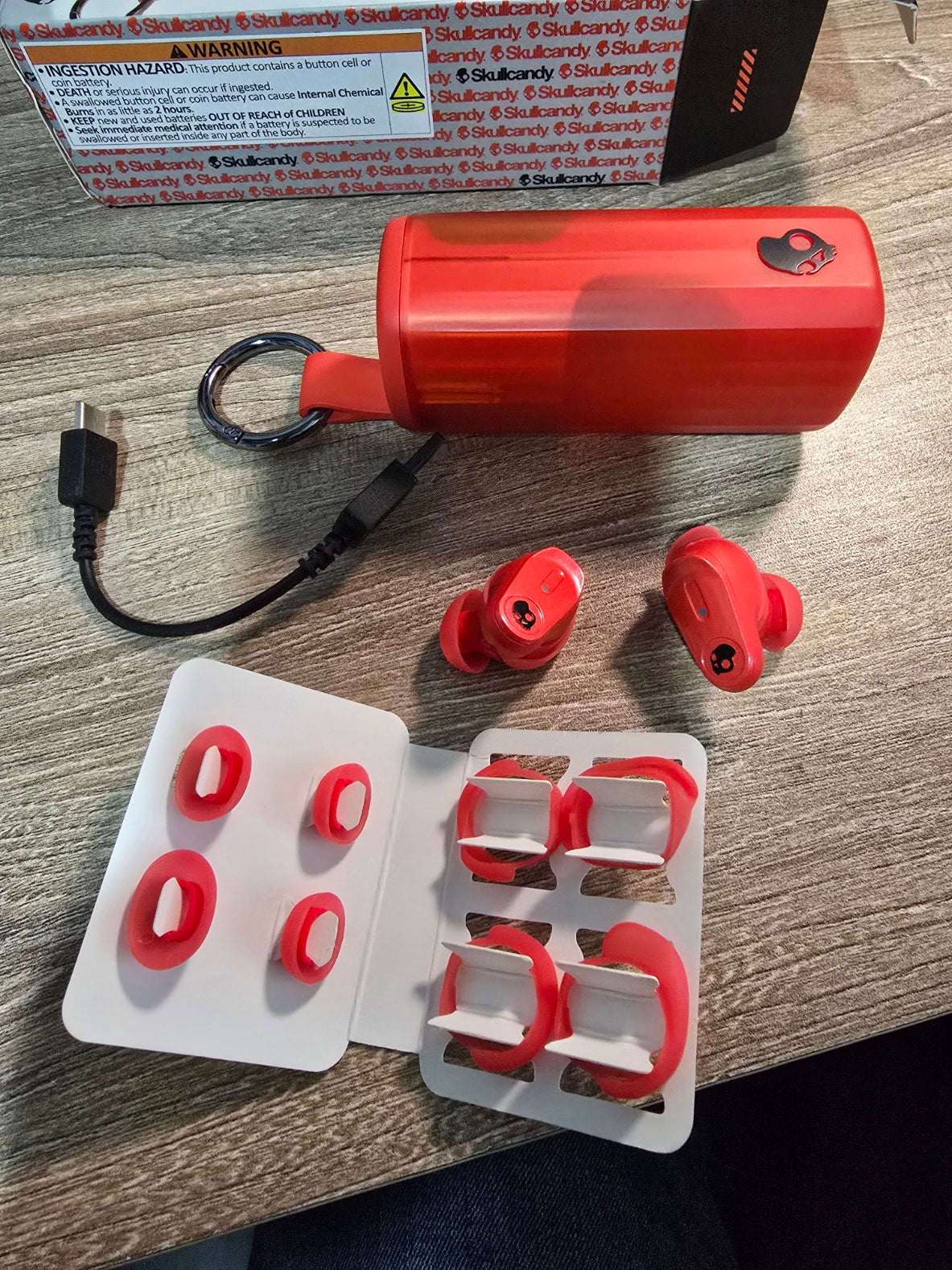 Audífonos Inalámbricos Skullcandy Method 360 ANC – Rojo Caja Abierta