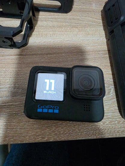 GoPro Hero 11 Black Creator Edition con 3 Baterías y Memoria 128 GB - Usado