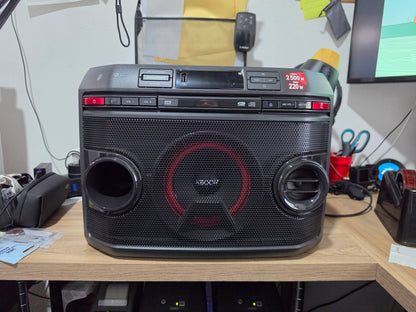 Microcomponente LG XBOOM OL45 de 220 W RMS con Bluetooth, CD, USB - Usado